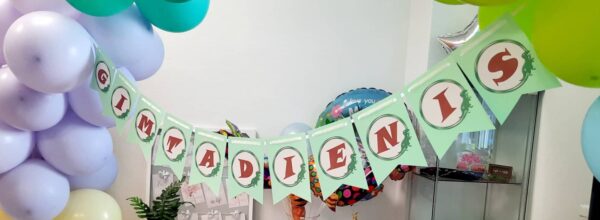 dino girlianda ranku 1 Rankų darbo girlianda GIMTADIENIS dinozaurų tema