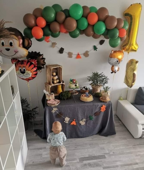 Vaiko gimtadienis, dekoracijos, balionai, miško tema